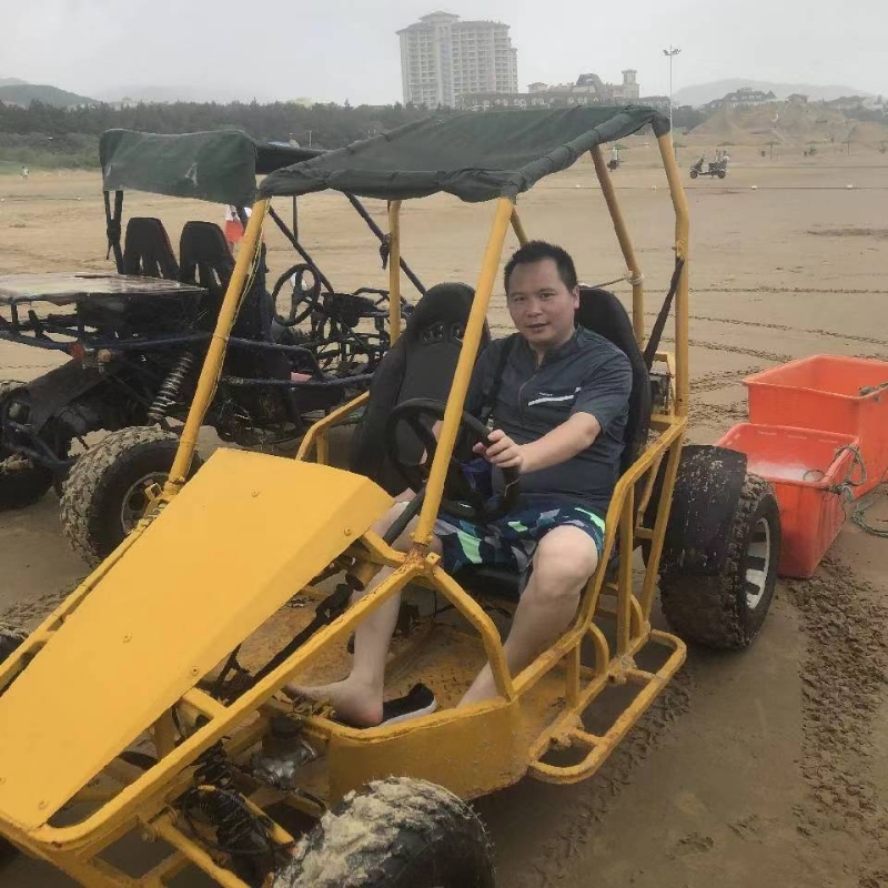 向前的第一张照片--广东父母相亲团